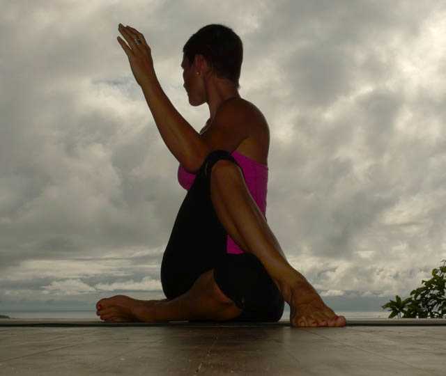 Ardha Matseyendrasana 